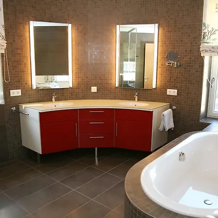Cattina Villa